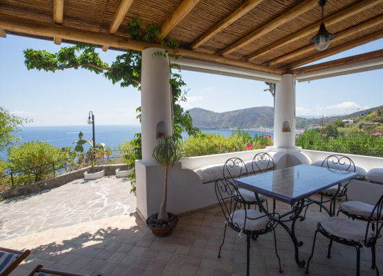 casa aliozzo sotto Lipari Eolie